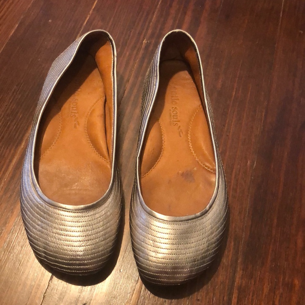 Gentle Souls Flats